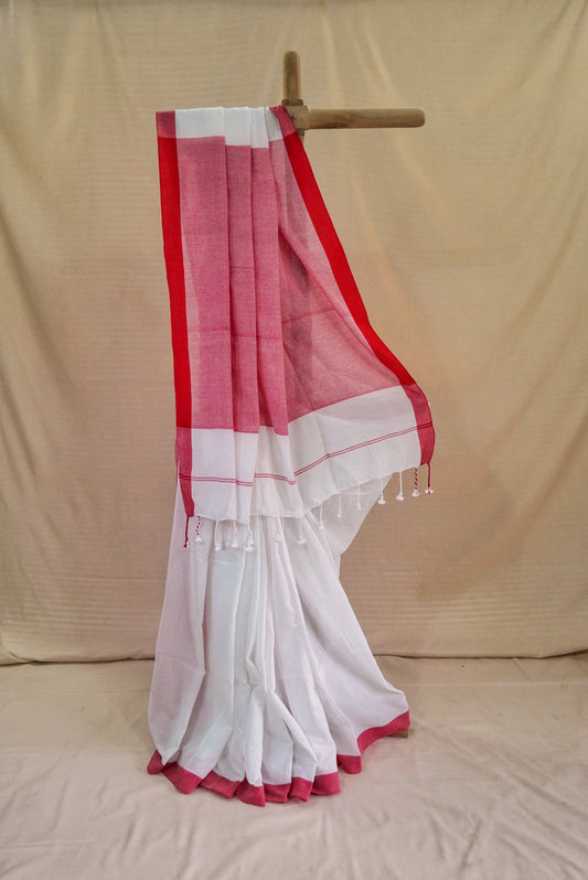 Cotton saree with contrast border and pallu