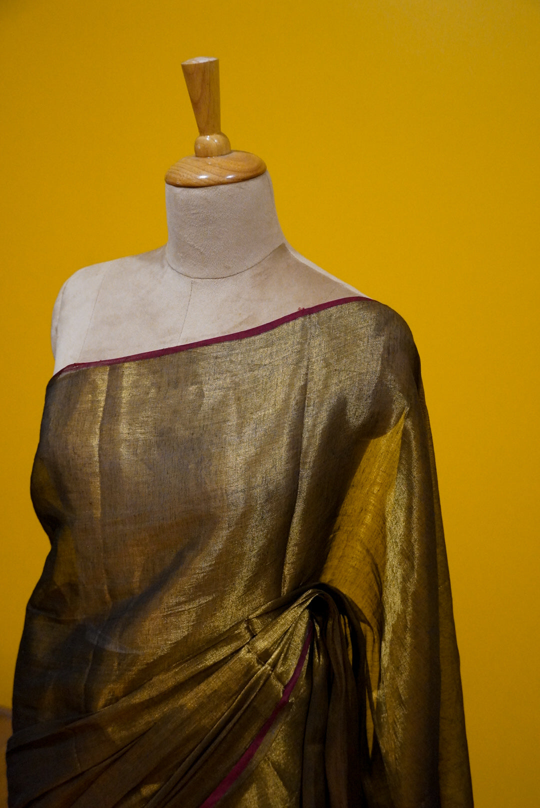 Swarna Sutra- Handloom Tissue Cotton Saree in Metallic Gold