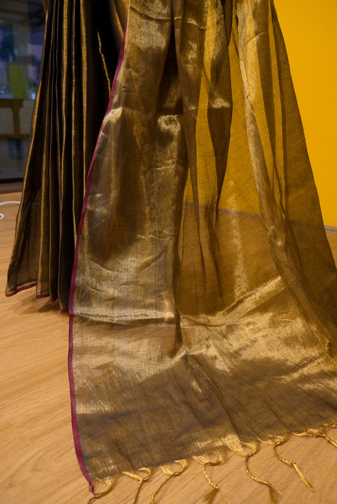 Swarna Sutra- Handloom Tissue Cotton Saree in Metallic Gold