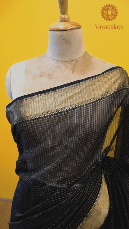 Gold zari check maheshwari silk cotton saree